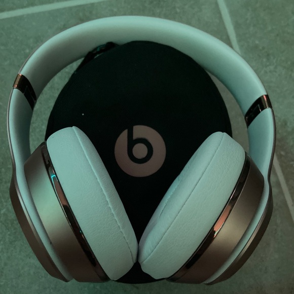2018 Rose Gold Beats Headphones